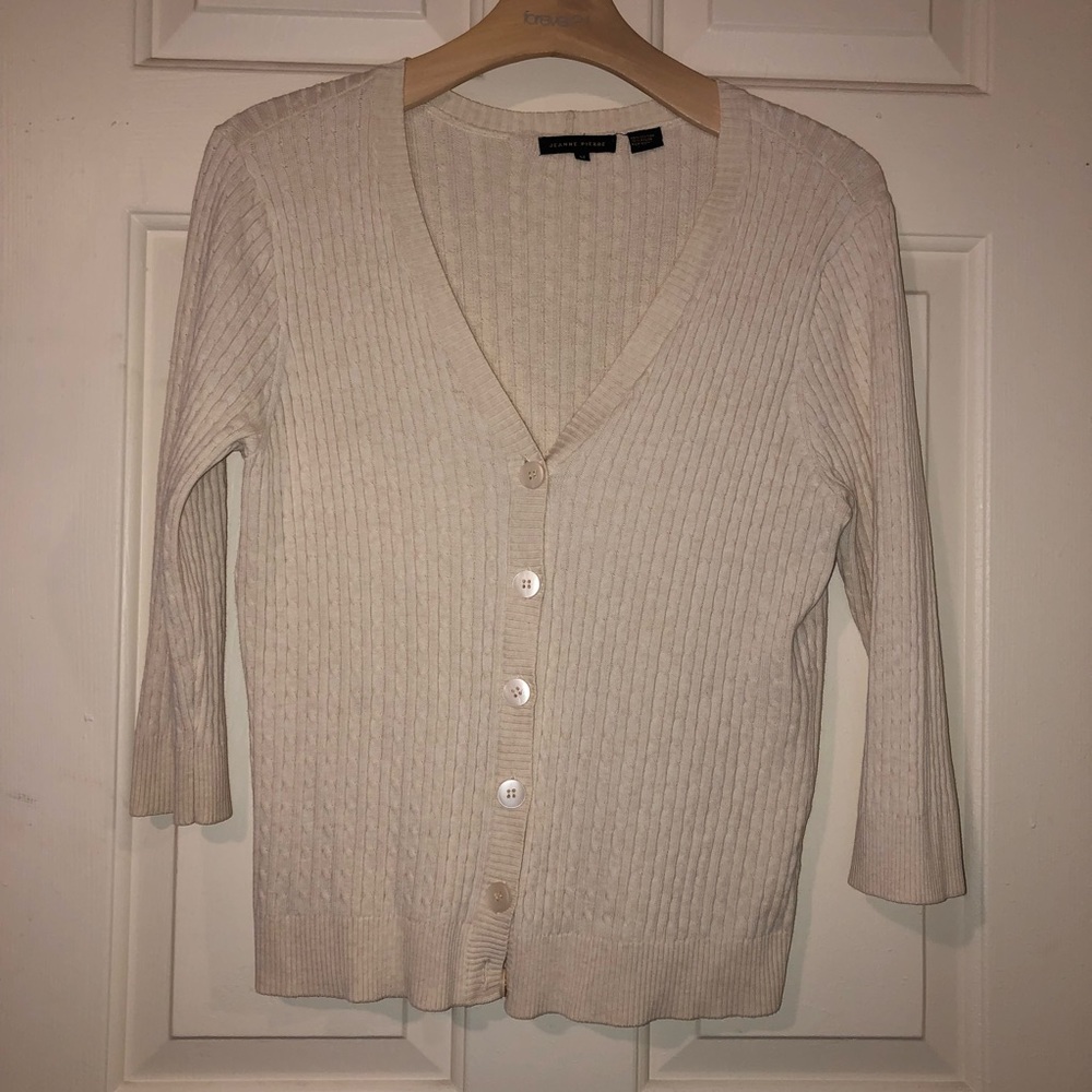 Medium Oatmeal- like dainty cable knit Cardi